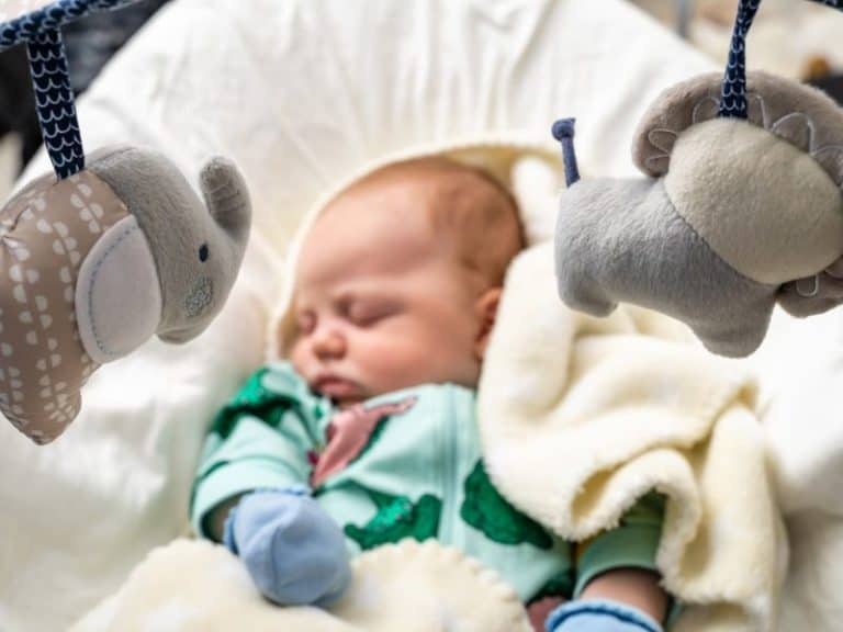 When to stop using baby swing DOs and DON’Ts